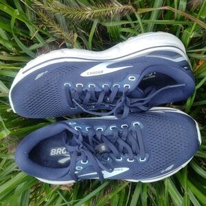 Brooks Men's Blue Athletic Shoes Size 7.5